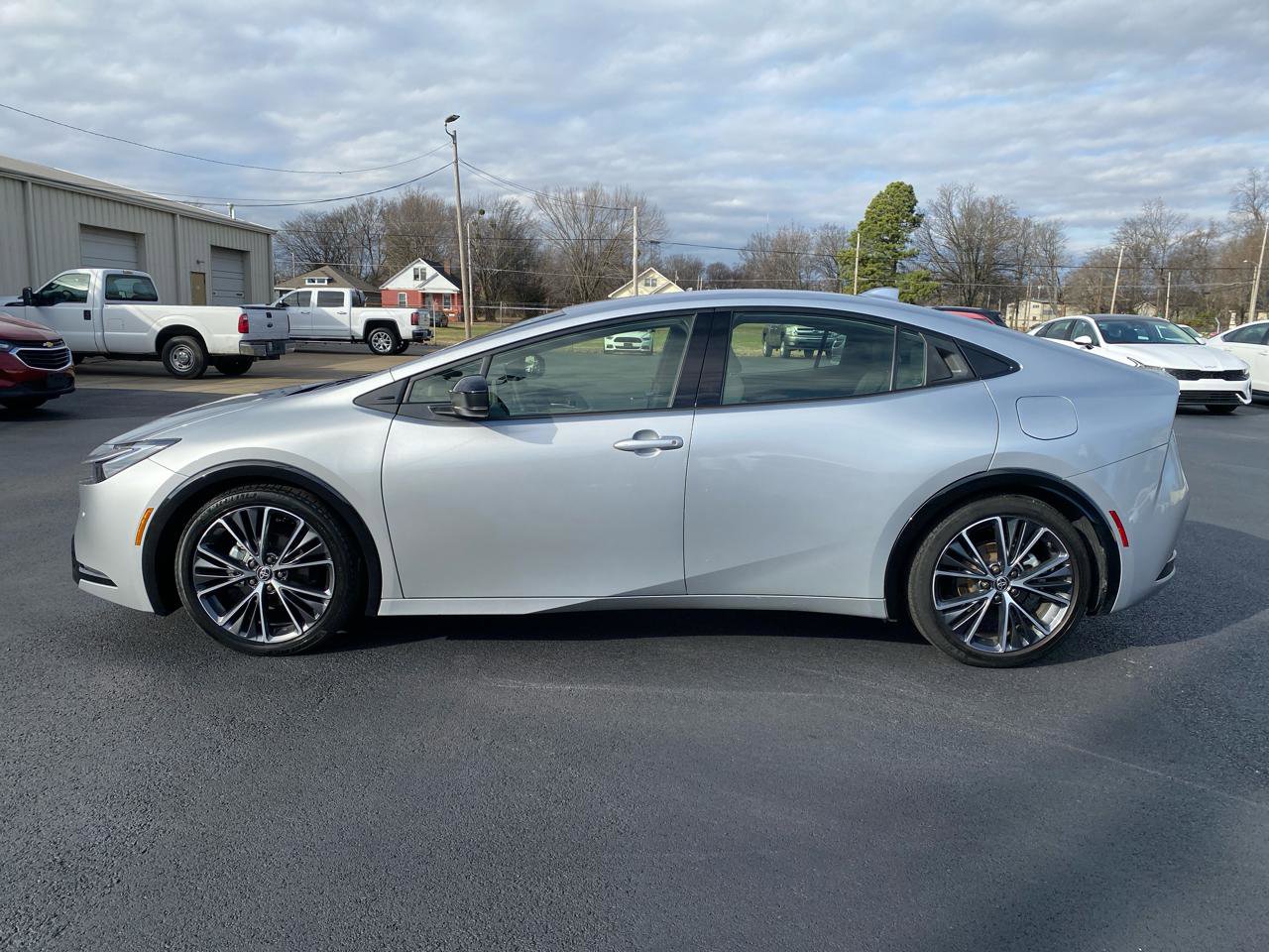 Used 2023 Toyota Prius XLE image 8