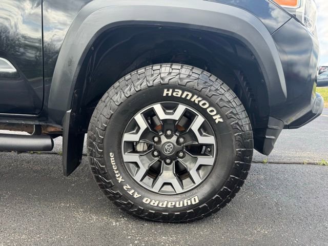 Used 2020 Toyota Tacoma TRD Off-Road w/ Technology Package image 9