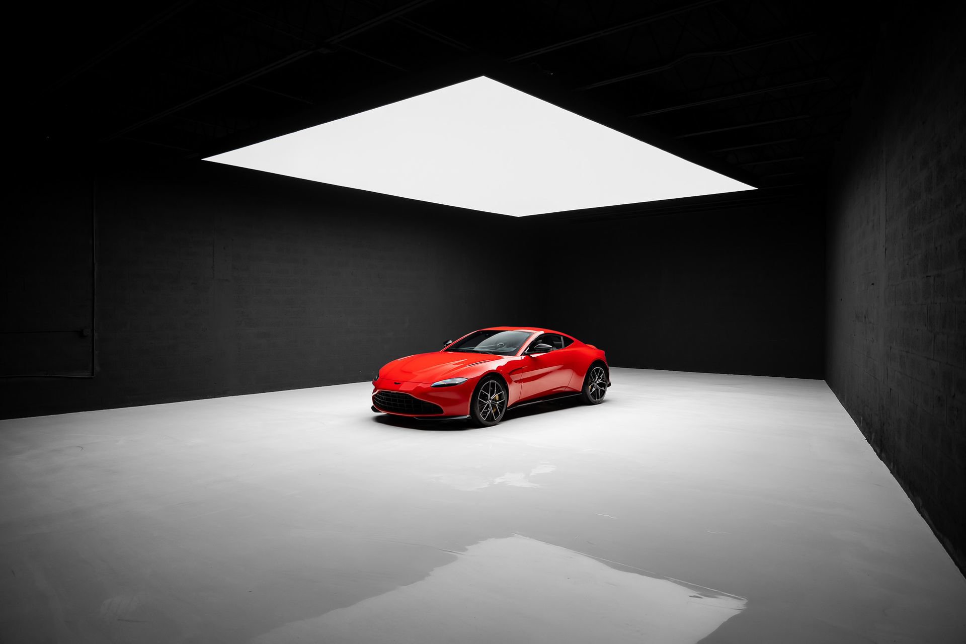 Used 2023 Aston Martin V8 Vantage Coupe RWD image 77