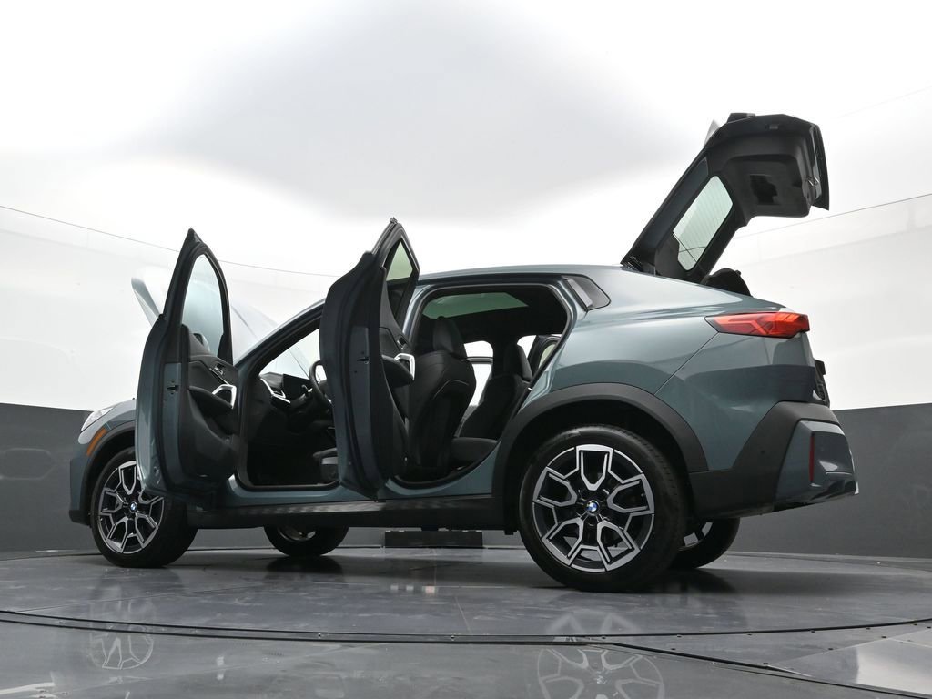 Used 2025 BMW X2 xDrive28i AWD/4WD image 41