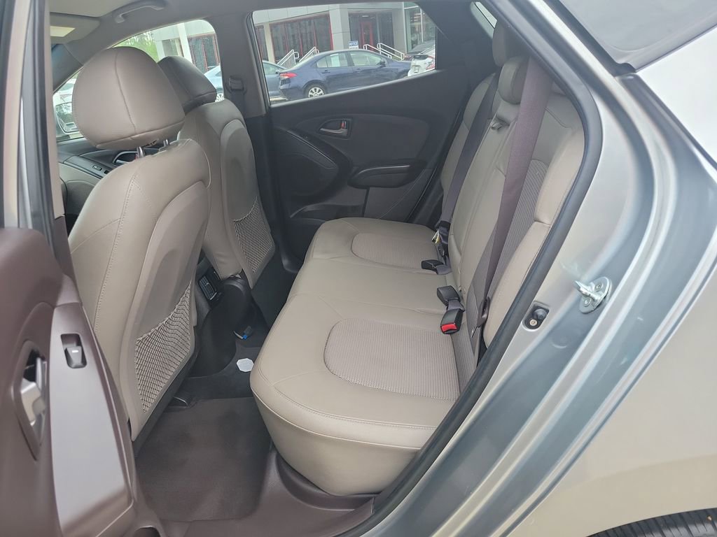 Used 2015 Hyundai Tucson SE image 17