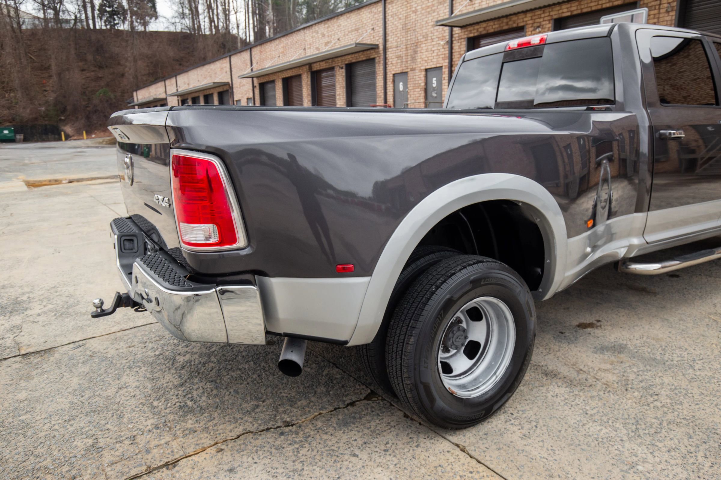 Used 2014 RAM 3500 Laramie image 10
