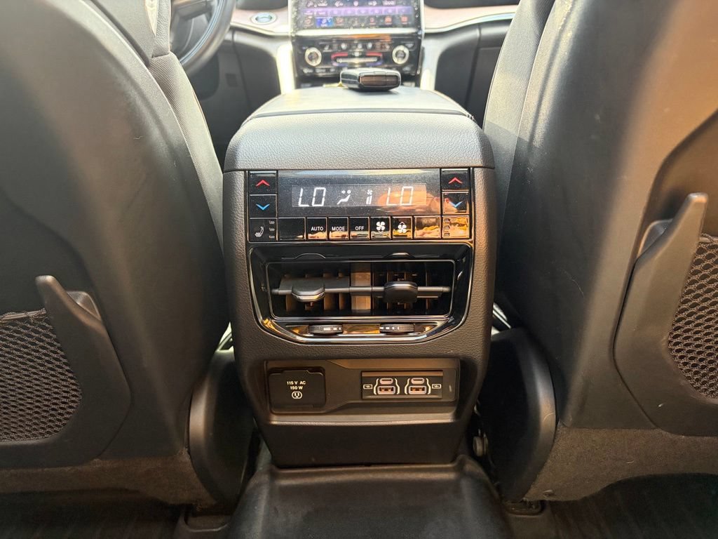 Used 2022 Jeep Grand Cherokee Summit w/ Adv Protech Group IV AWD/4WD image 30