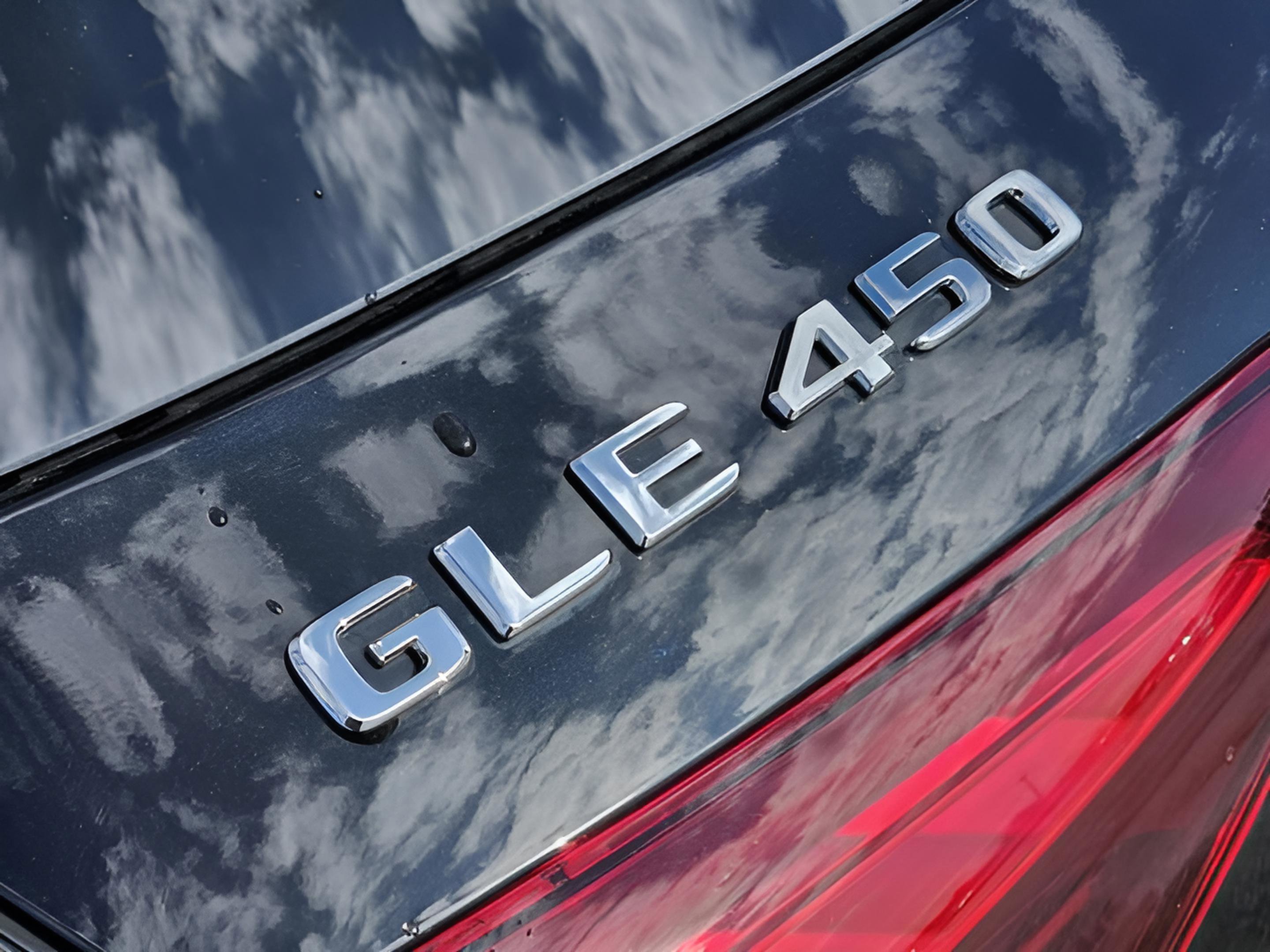 Certified 2025 Mercedes-Benz GLE 450 4MATIC image 11