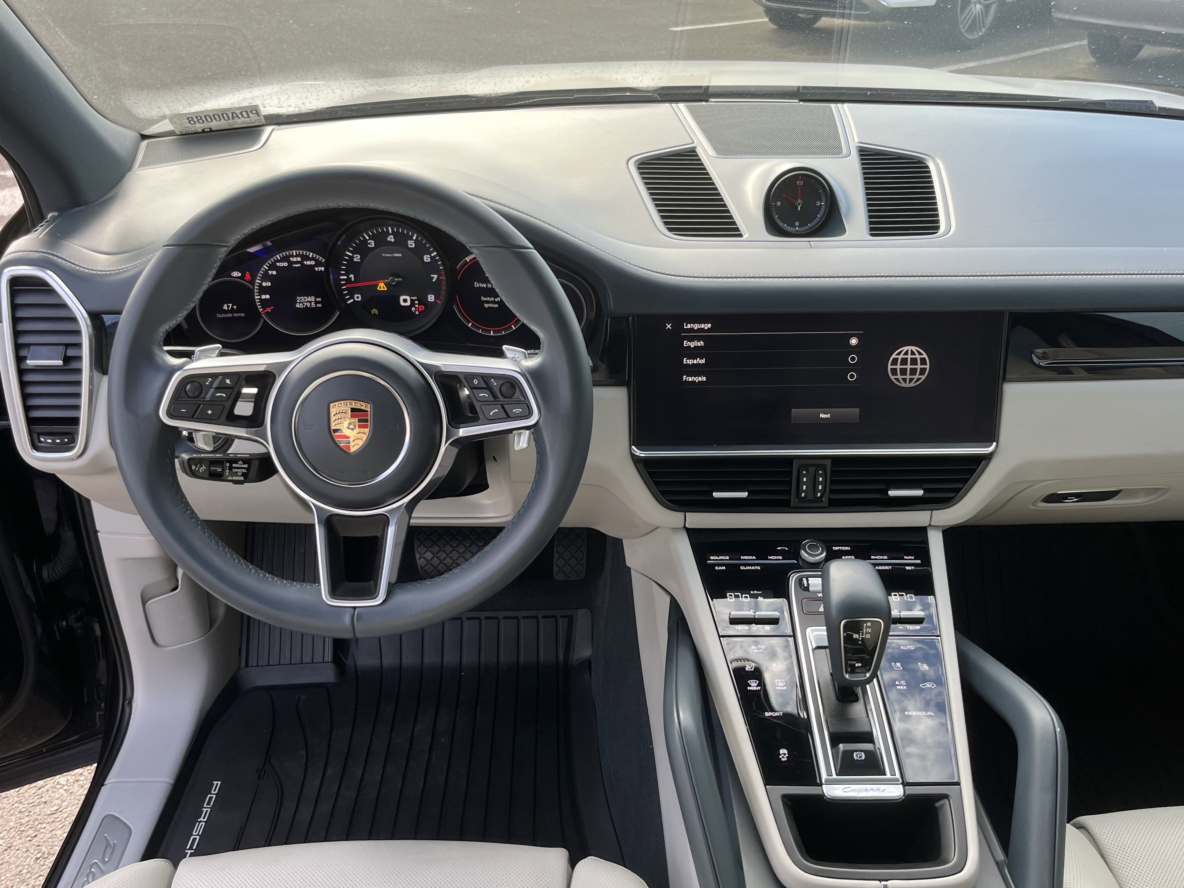 Used 2023 Porsche Cayenne Platinum Edition image 11