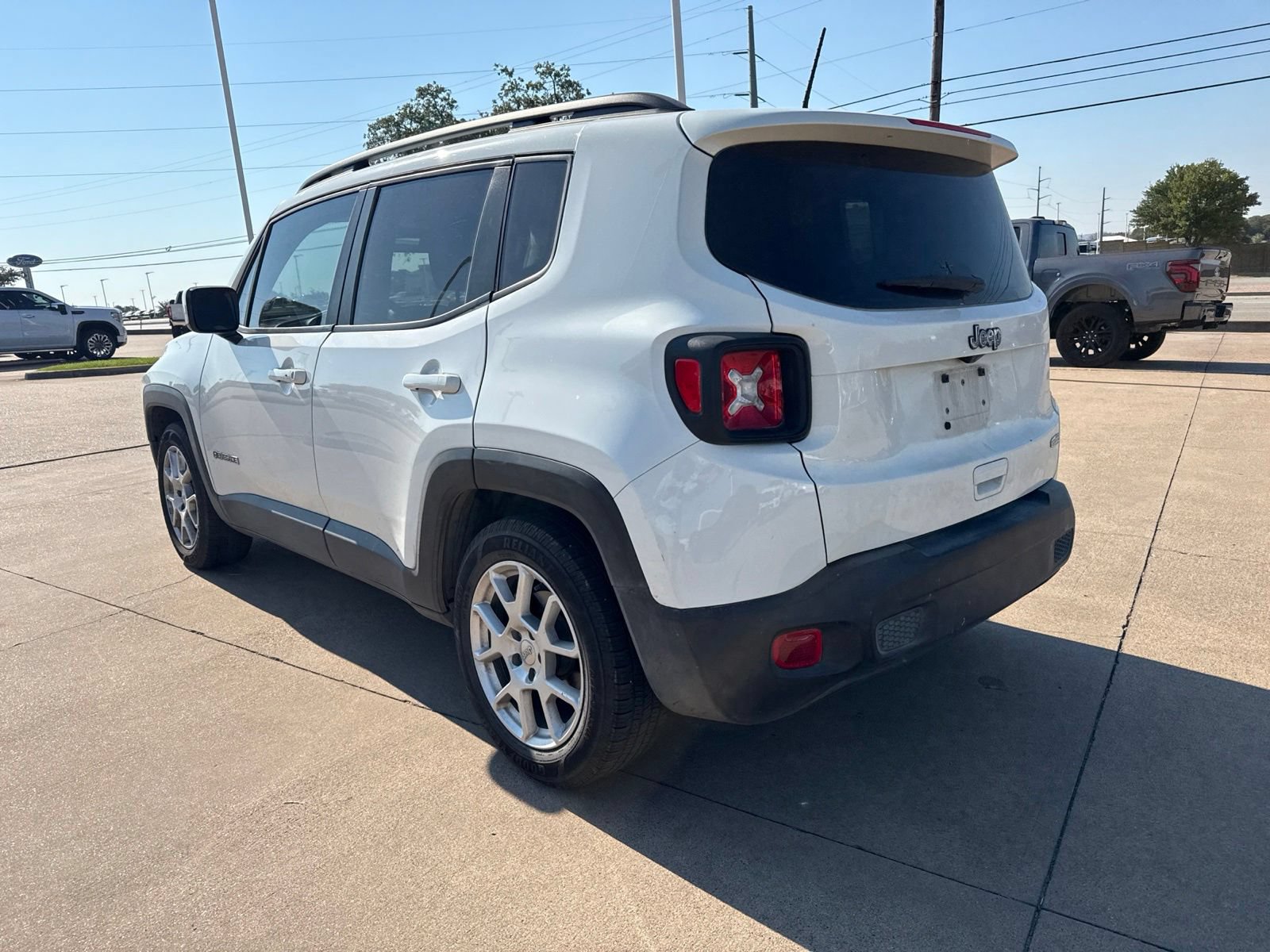 Used 2021 Jeep Renegade Latitude FWD image 5