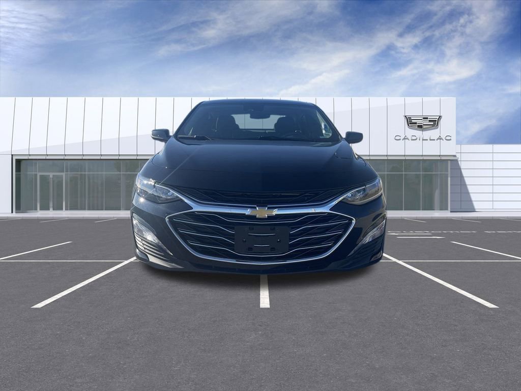 Used 2025 Chevrolet Malibu LT image 3