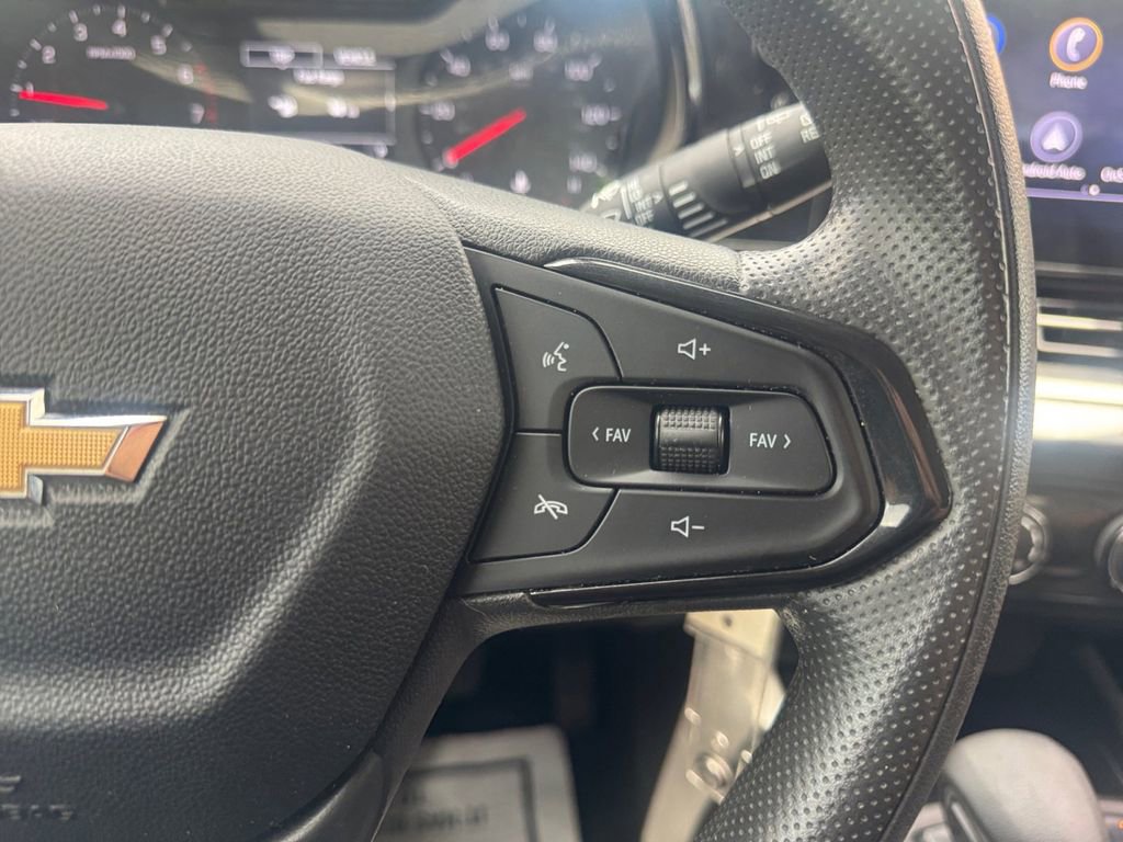 Used 2024 Chevrolet Trax LS FWD image 21