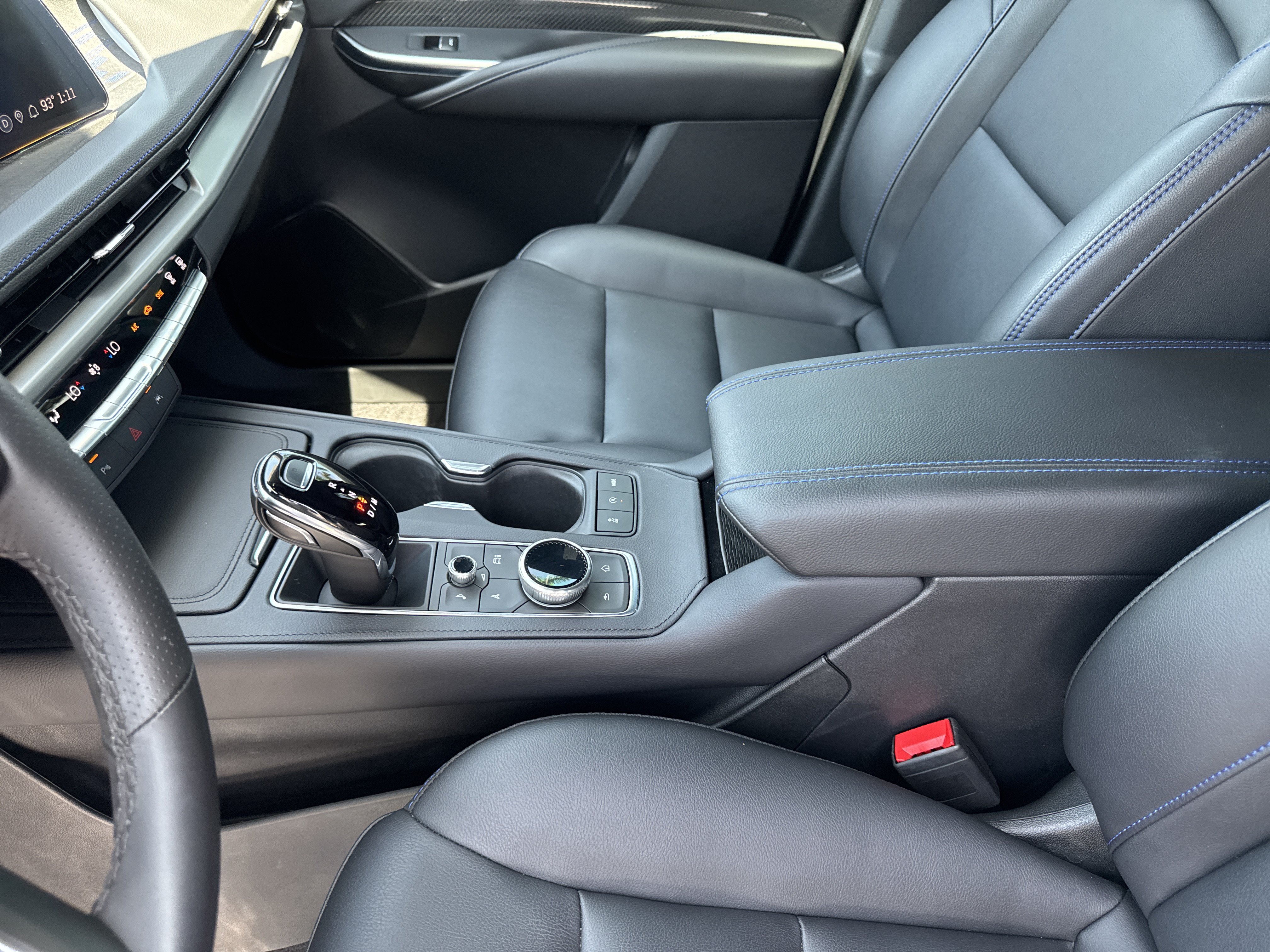 Certified 2024 Cadillac XT4 Sport w/ LPO, Floor Liner Package FWD image 23