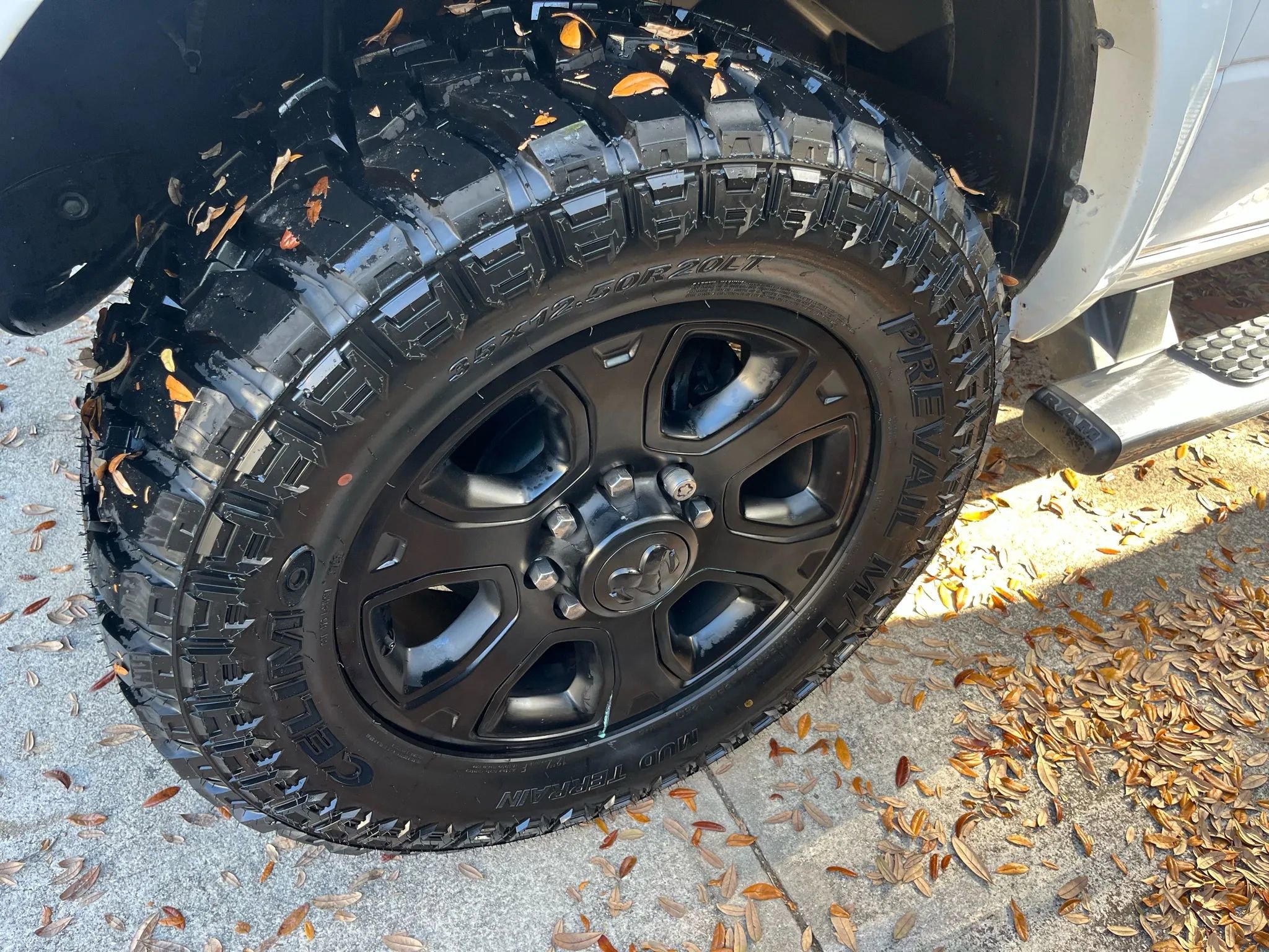 Used 2017 RAM 3500 Tradesman w/ Chrome Appearance Group image 8