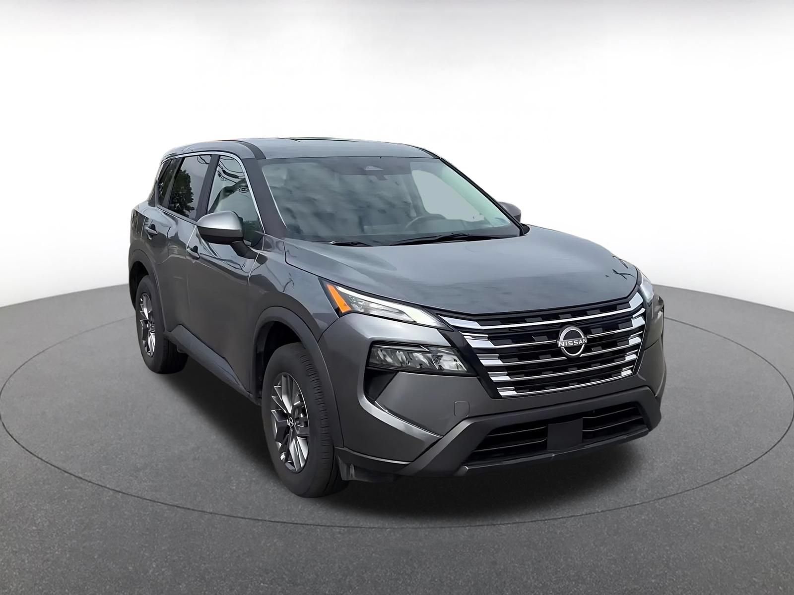 Used 2026 Nissan Rogue SV AWD/4WD image 3