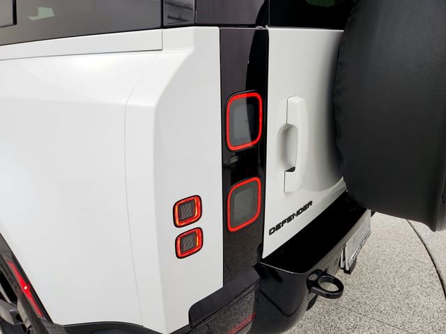 New 2026 Land Rover Defender 110 X-Dynamic SE AWD/4WD image 27