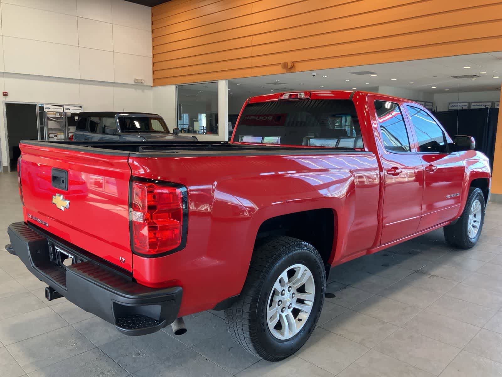 Used 2017 Chevrolet Silverado 1500 LT w/ All Star Edition AWD/4WD image 5