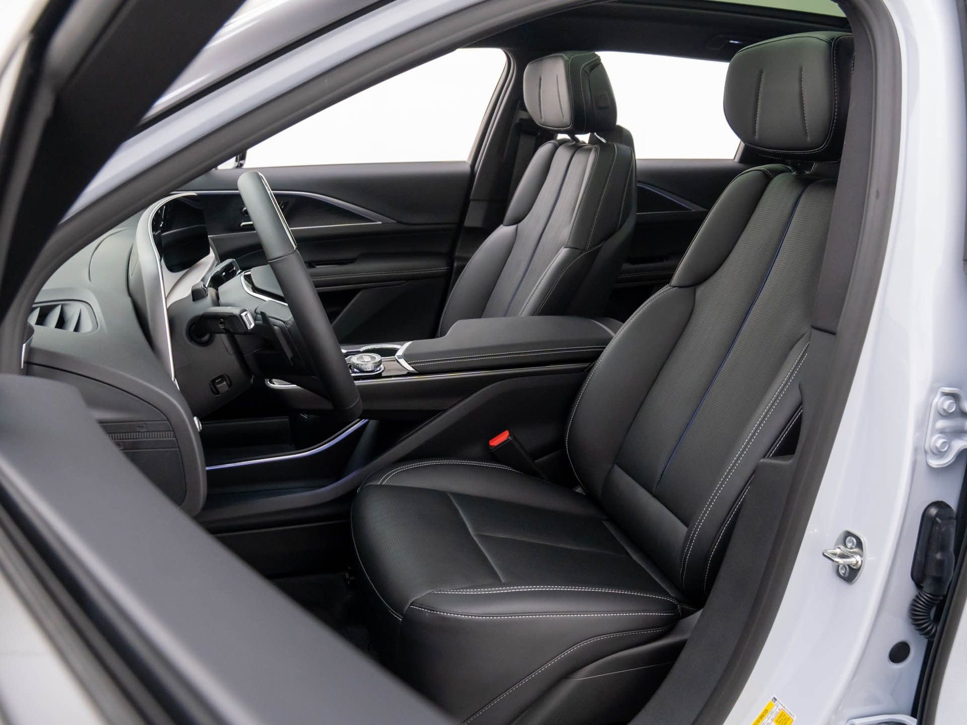 New 2026 Cadillac Lyriq Sport image 10