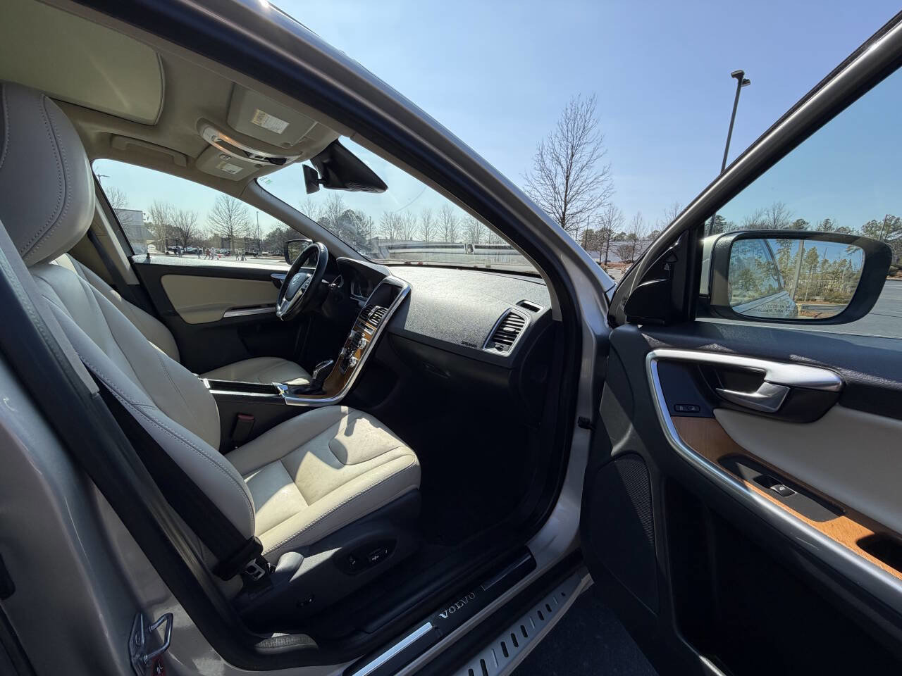 Used 2017 Volvo XC60 T6 Inscription w/ Preferred Option Package AWD/4WD image 18
