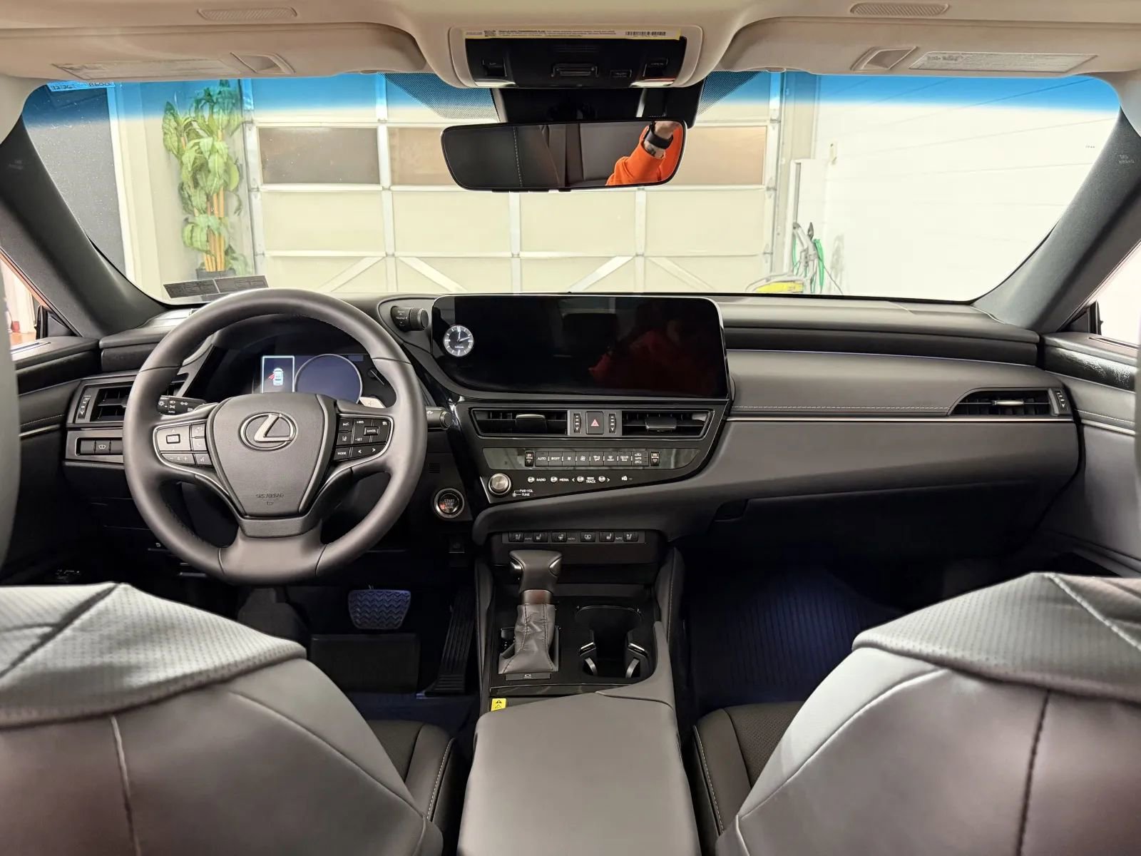 Used 2025 Lexus ES 350 w/ Technology Package FWD image 30