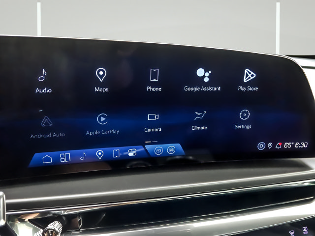Used 2024 Cadillac Lyriq Tech AWD/4WD image 18