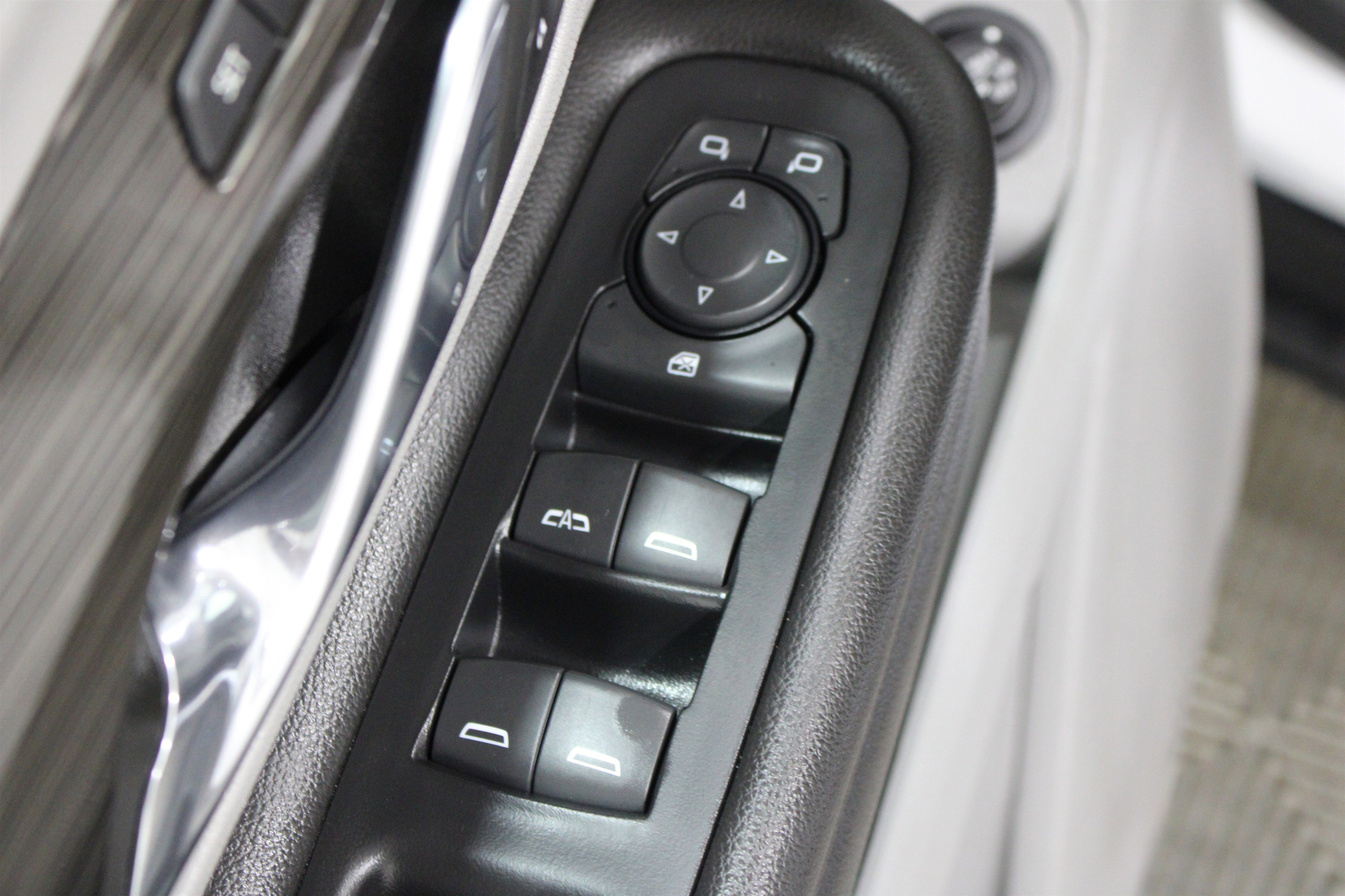 Used 2023 GMC Terrain SLT AWD/4WD image 7