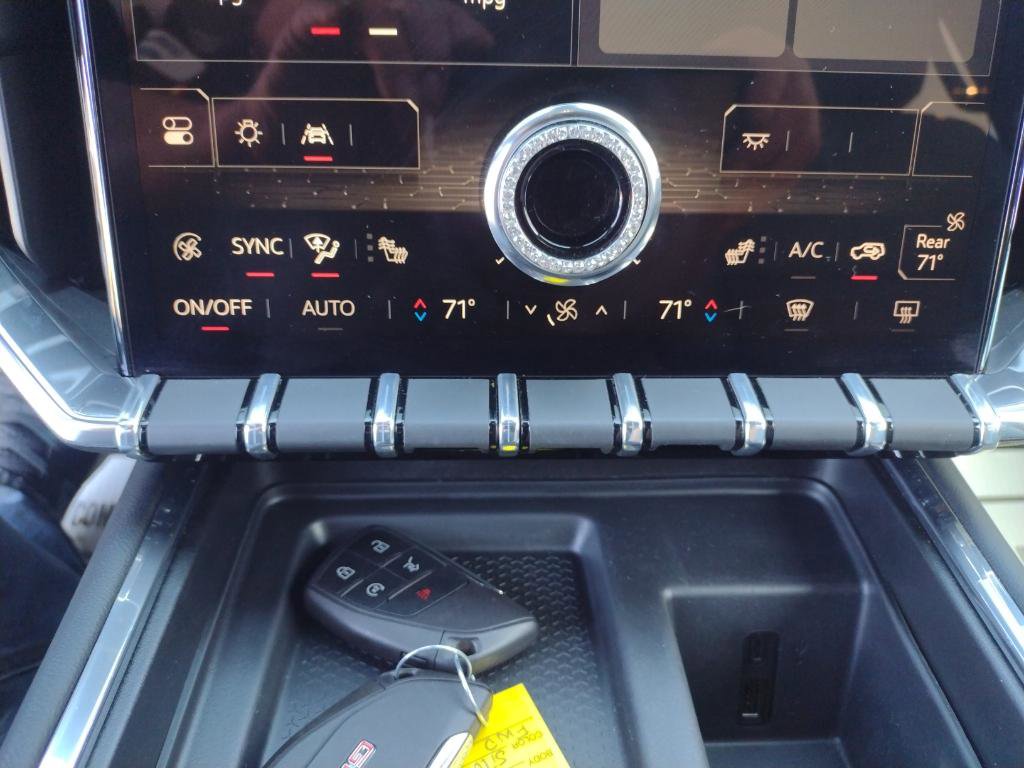 Used 2024 GMC Acadia Elevation image 15