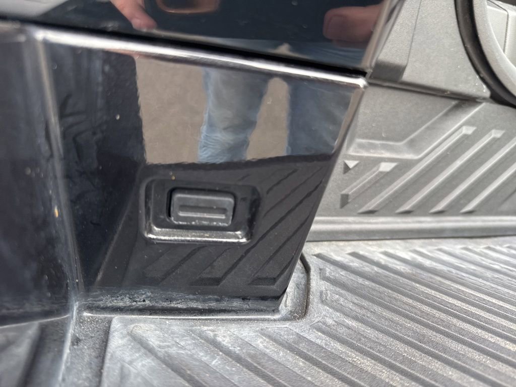 Used 2025 GMC Hummer EV 2X image 33