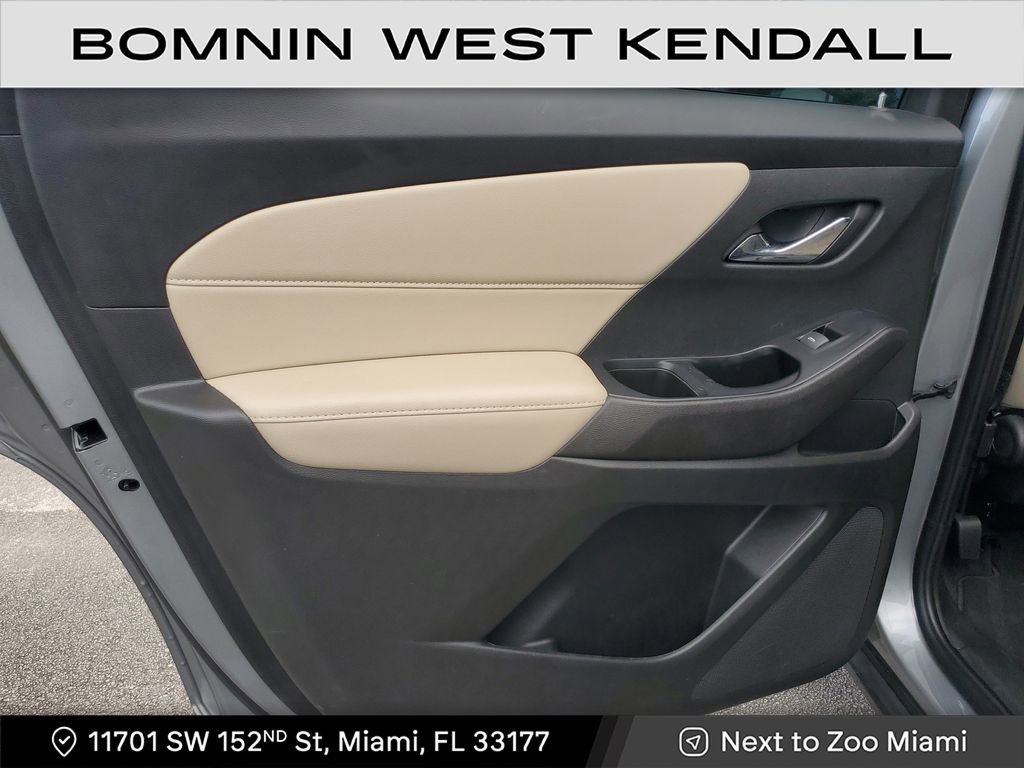Used 2023 Chevrolet Traverse LS image 19
