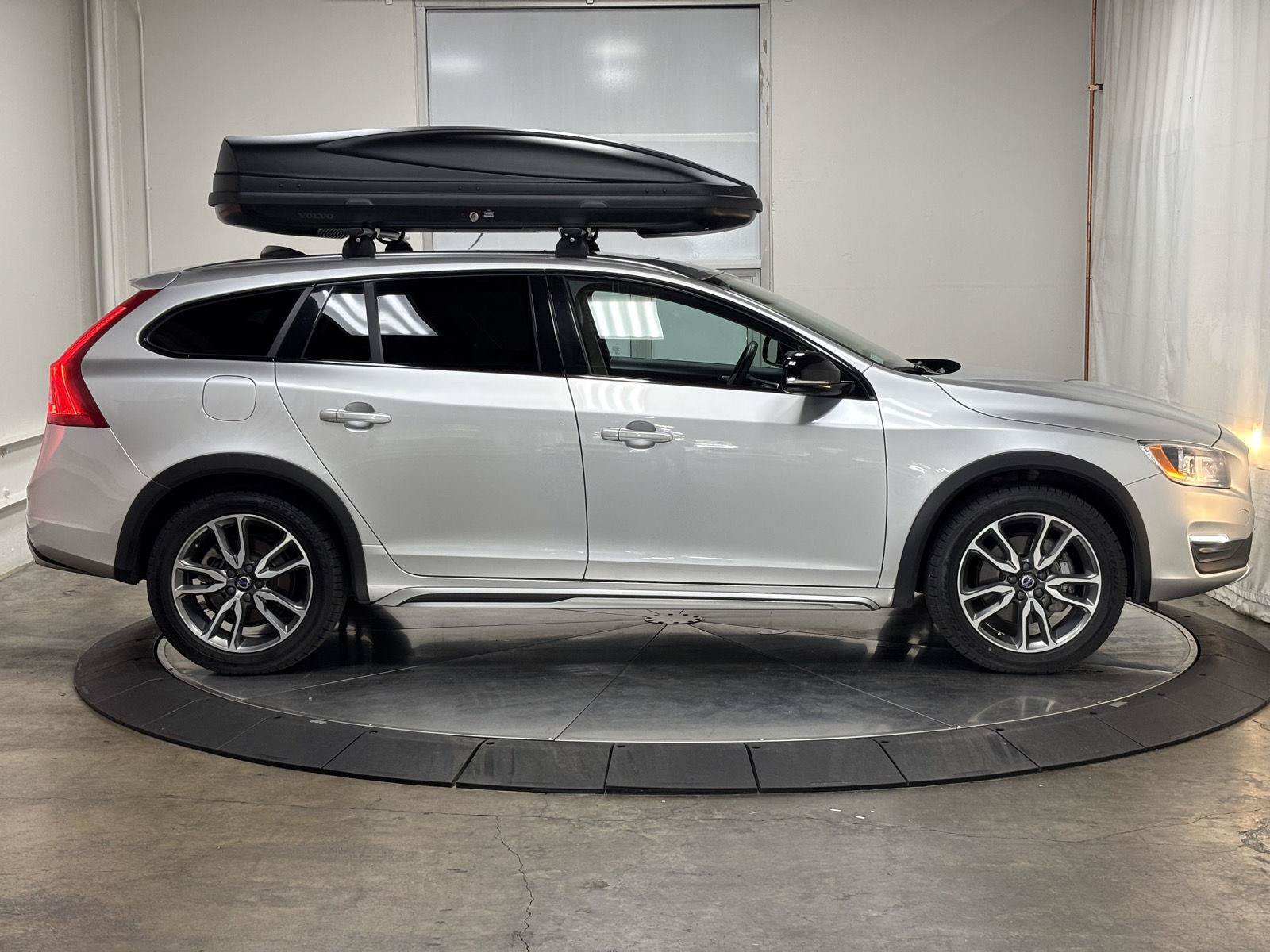 Used 2017 Volvo V60 T5 Cross Country w/ Convenience Package AWD/4WD image 8