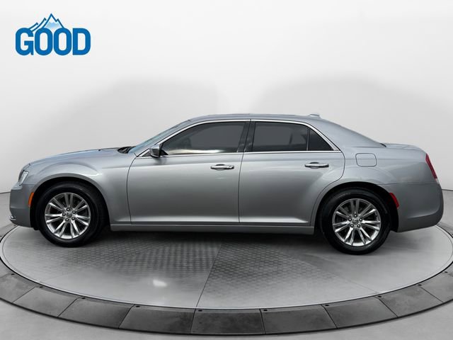 Used 2016 Chrysler 300 C image 2