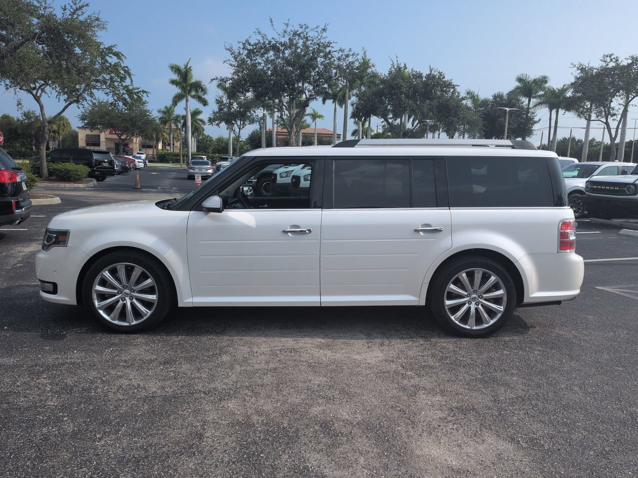 Used 2016 Ford Flex Limited w/ Equipment Group 303A AWD/4WD image 7