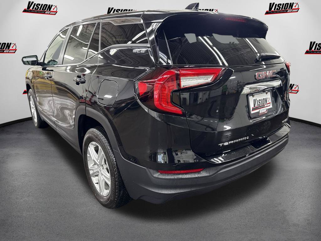 Used 2023 GMC Terrain SLE w/ LPO, Floor Liner Package AWD/4WD image 7