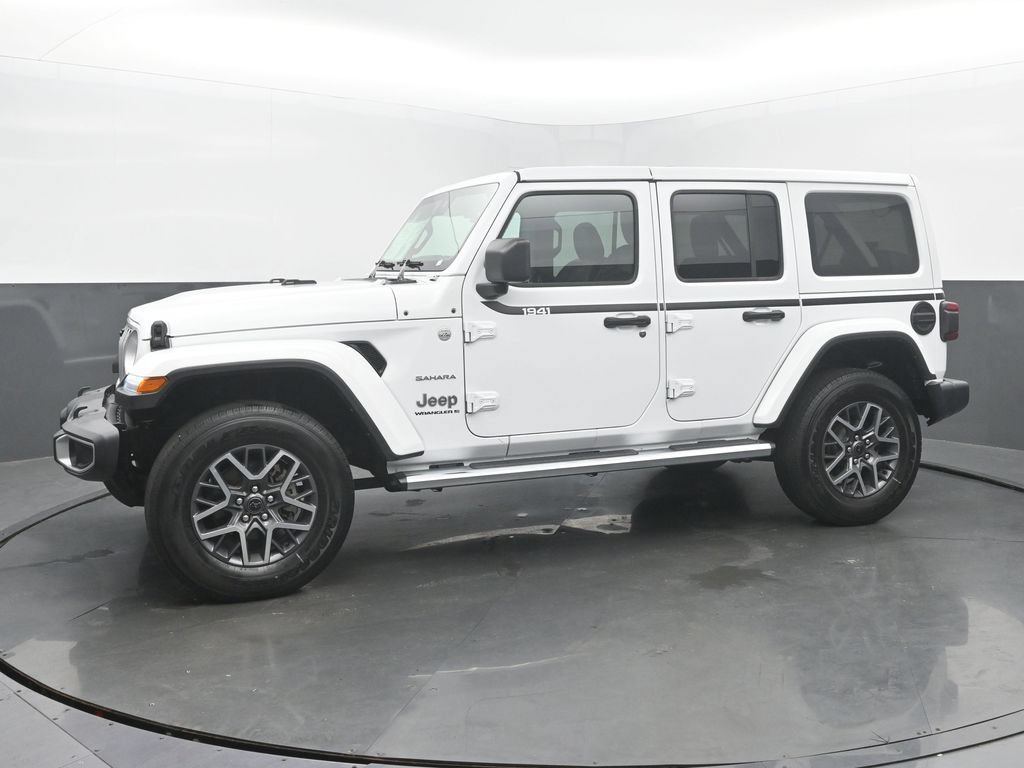 Used 2024 Jeep Wrangler Unlimited Sahara w/ Technology Group AWD/4WD image 2