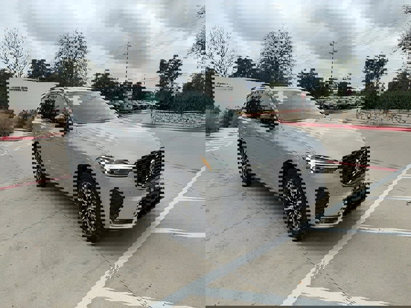 Certified 2025 Volvo XC60 B5 Plus image 7