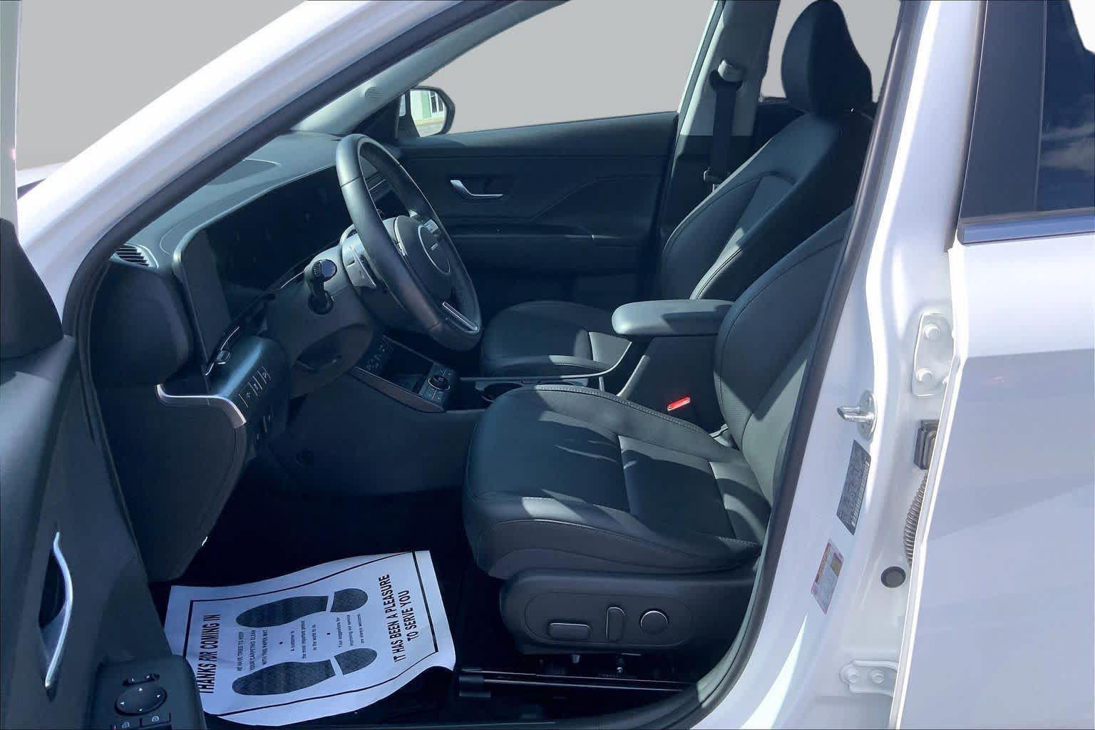 Used 2024 Hyundai Kona Limited FWD image 8