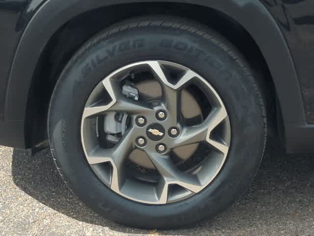 Used 2025 Chevrolet Trax LT FWD image 14