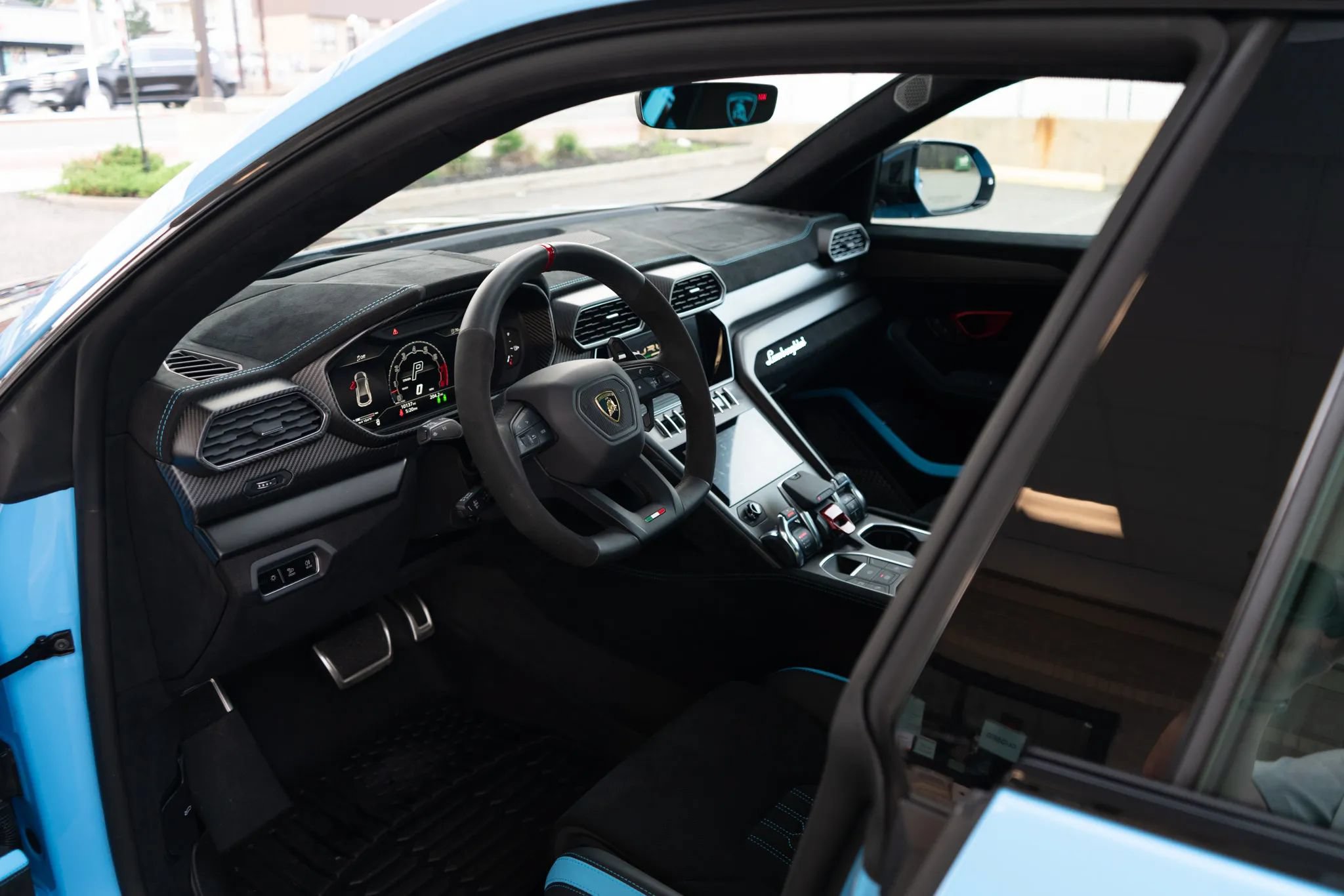 Used 2024 Lamborghini Urus Performante AWD/4WD image 57