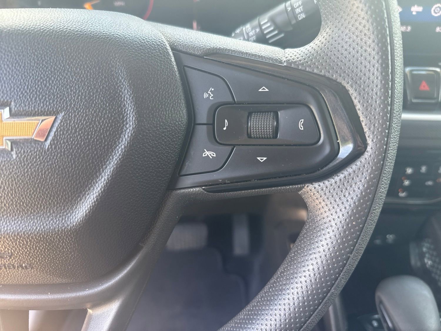 Used 2025 Chevrolet TrailBlazer LT AWD/4WD image 18
