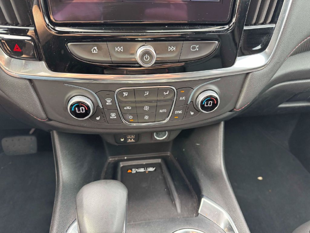 Used 2023 Chevrolet Traverse RS AWD/4WD image 32