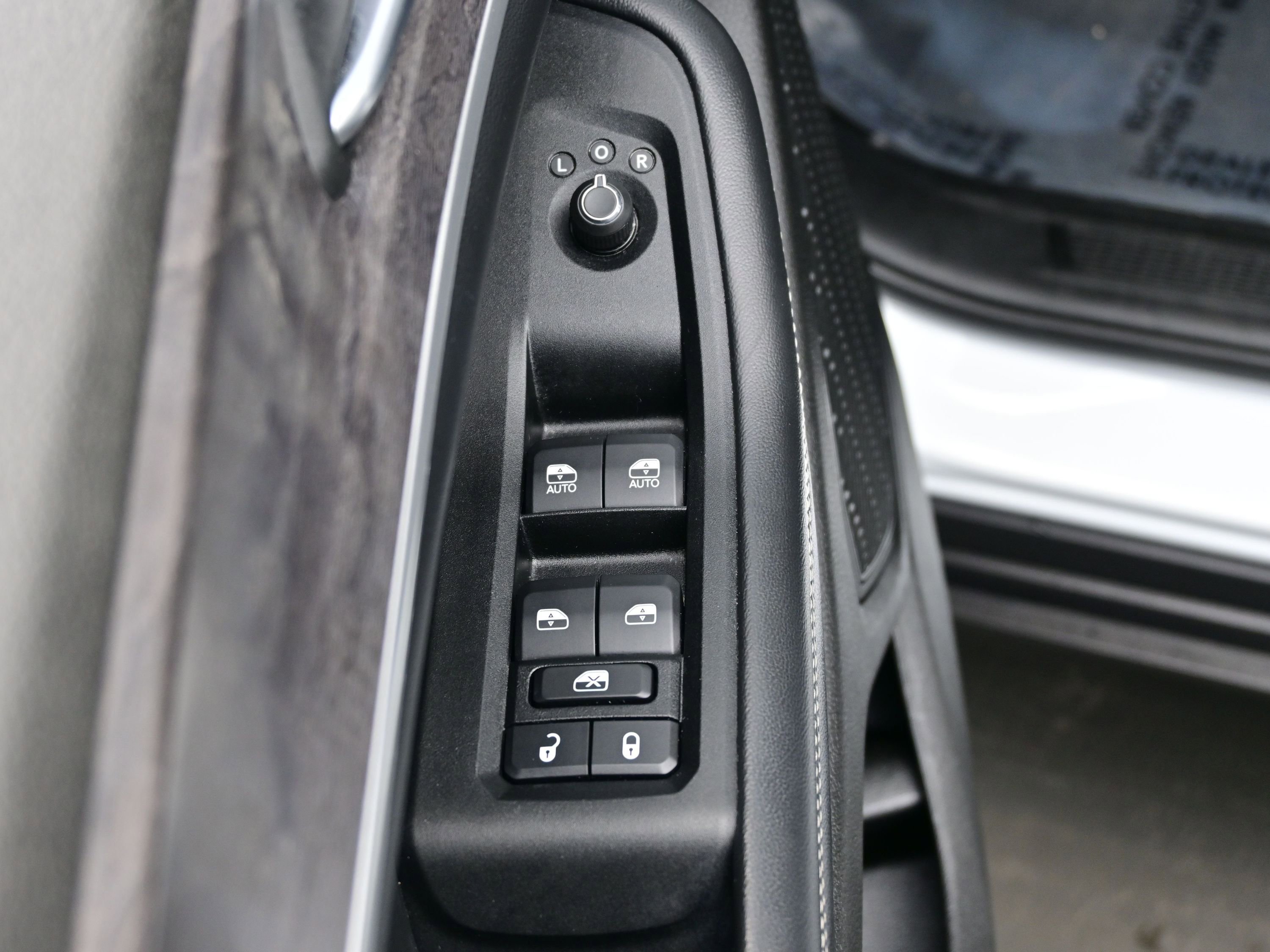 Used 2023 Jeep Grand Cherokee L Limited image 10