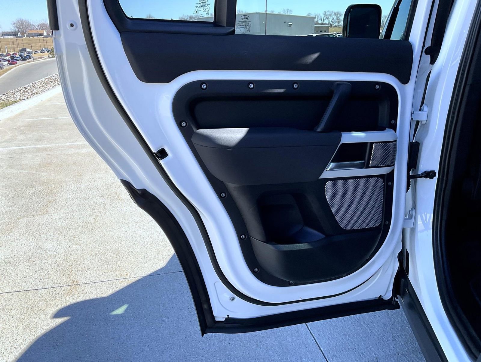 Used 2023 Land Rover Defender 130 SE image 18