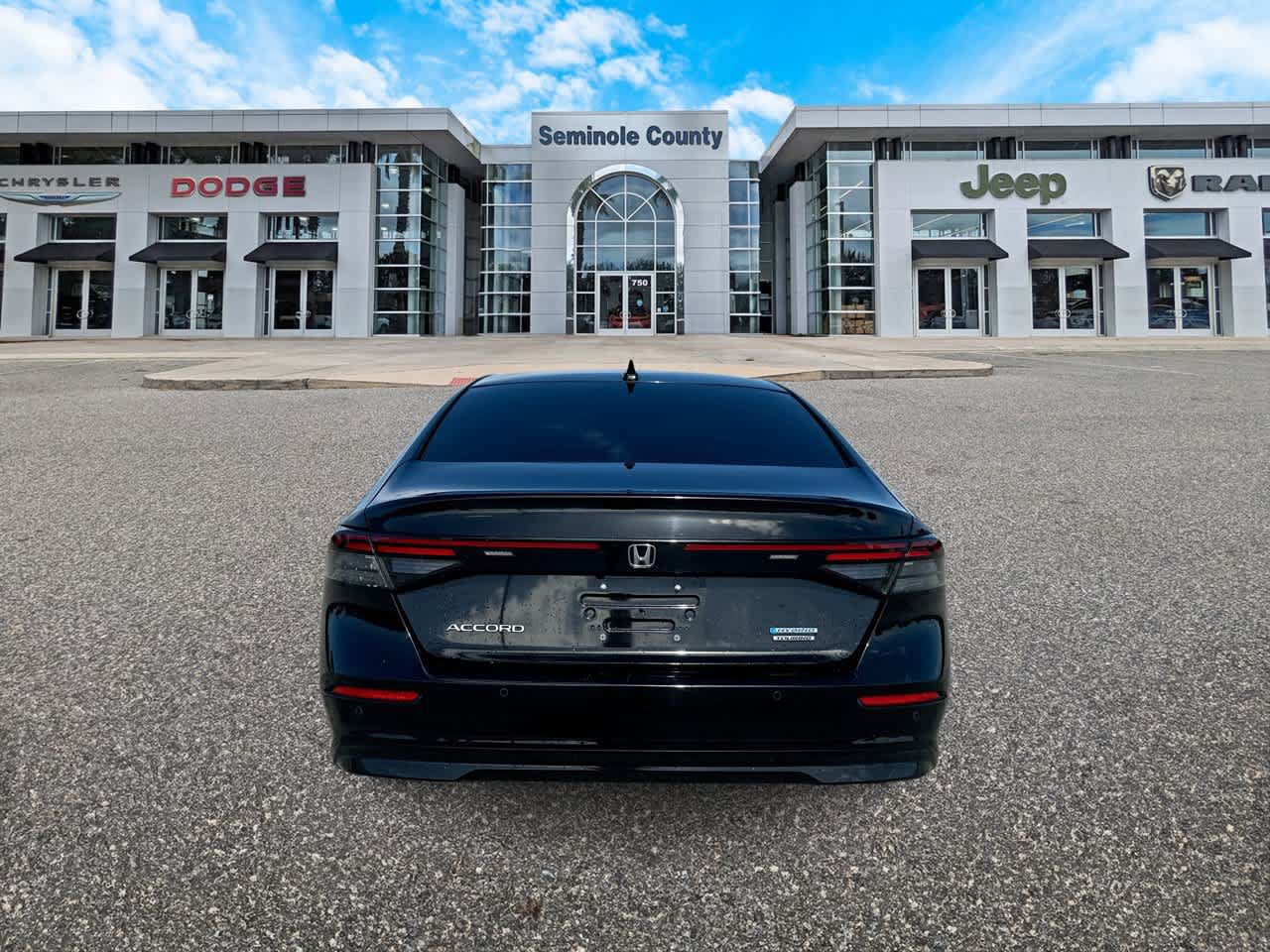 Used 2023 Honda Accord Touring image 7