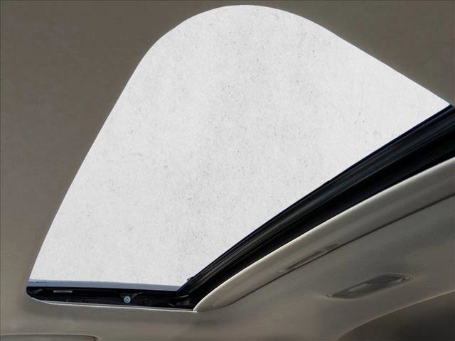 Used 2025 Hyundai Venue SEL FWD image 17