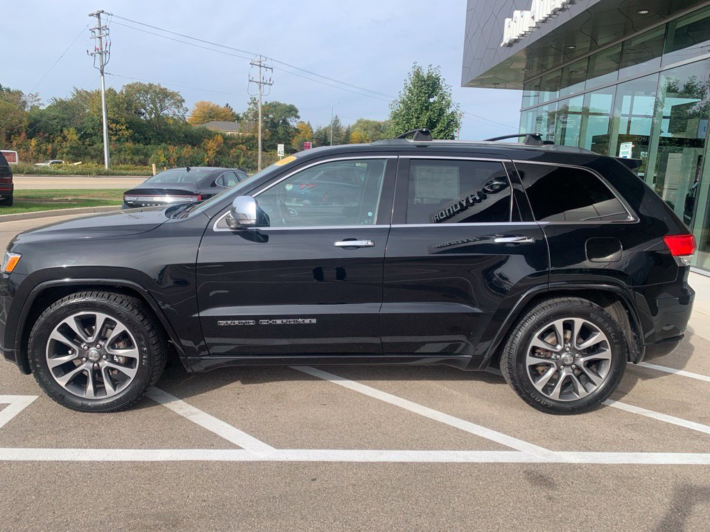Used 2018 Jeep Grand Cherokee Overland AWD/4WD image 2