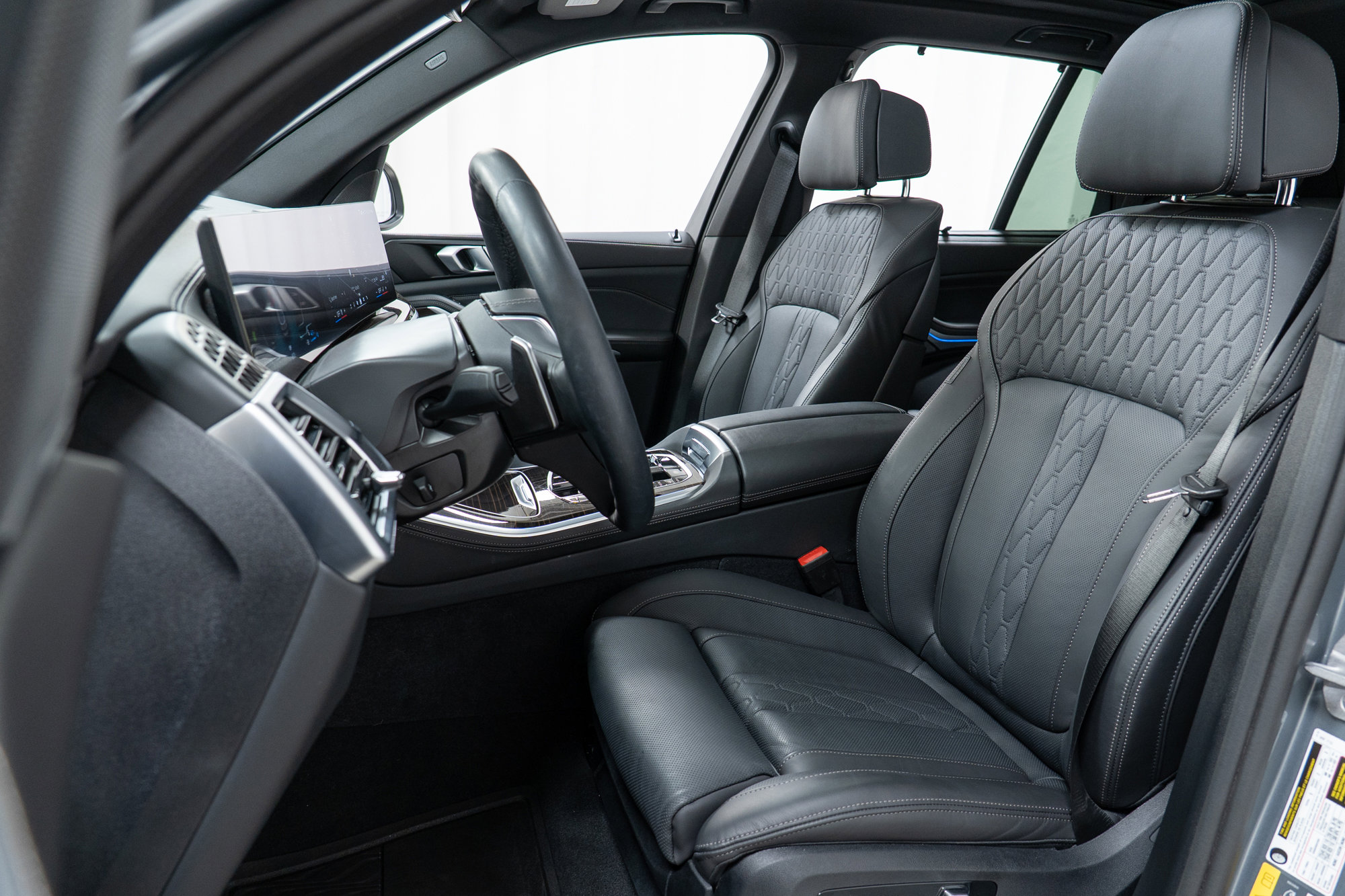 Used 2025 BMW X5 xDrive50e w/ Executive Package image 13