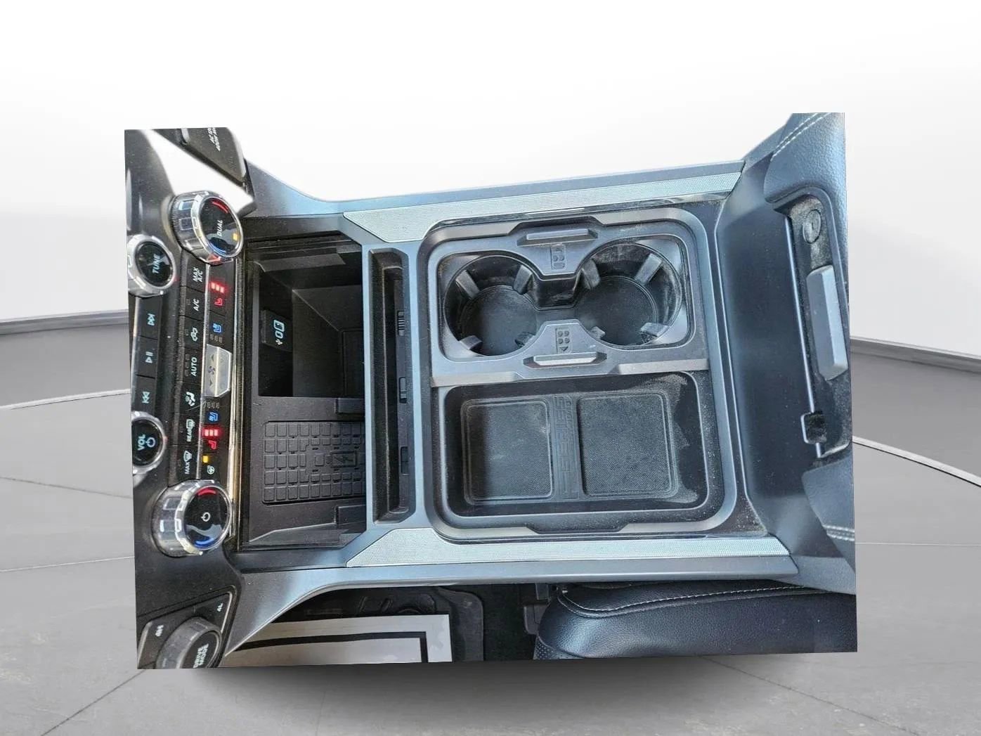 Used 2024 Ford F250 Lariat w/ Chrome Package image 18