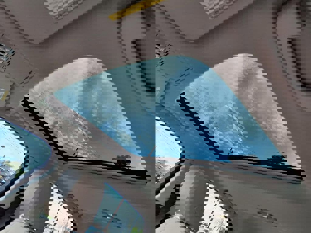 Used 2018 Jaguar XF Premium image 3