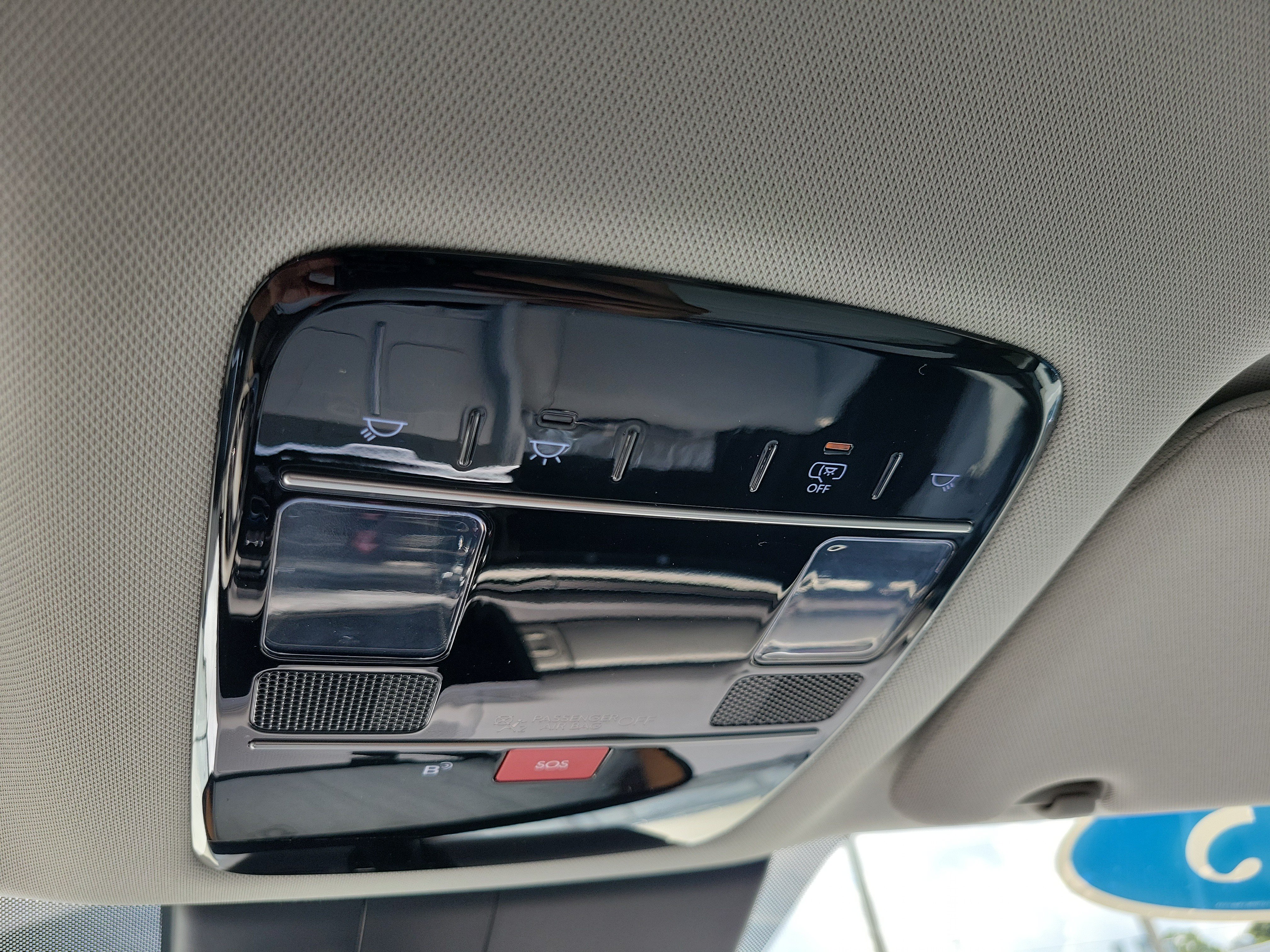 Used 2025 Hyundai Santa Fe SEL FWD image 19