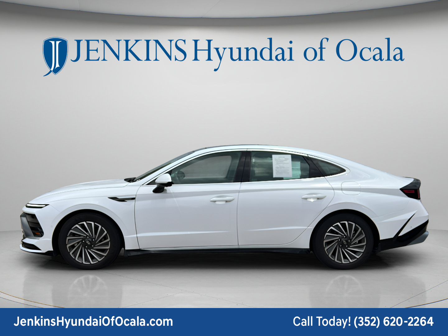 Used 2025 Hyundai Sonata Limited FWD image 6
