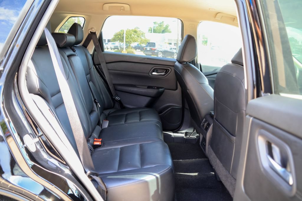 Used 2024 Nissan Rogue SL FWD image 10