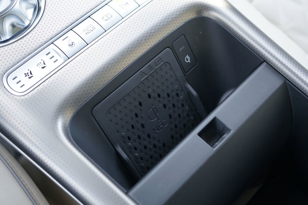 Used 2024 Genesis GV60 Performance image 26