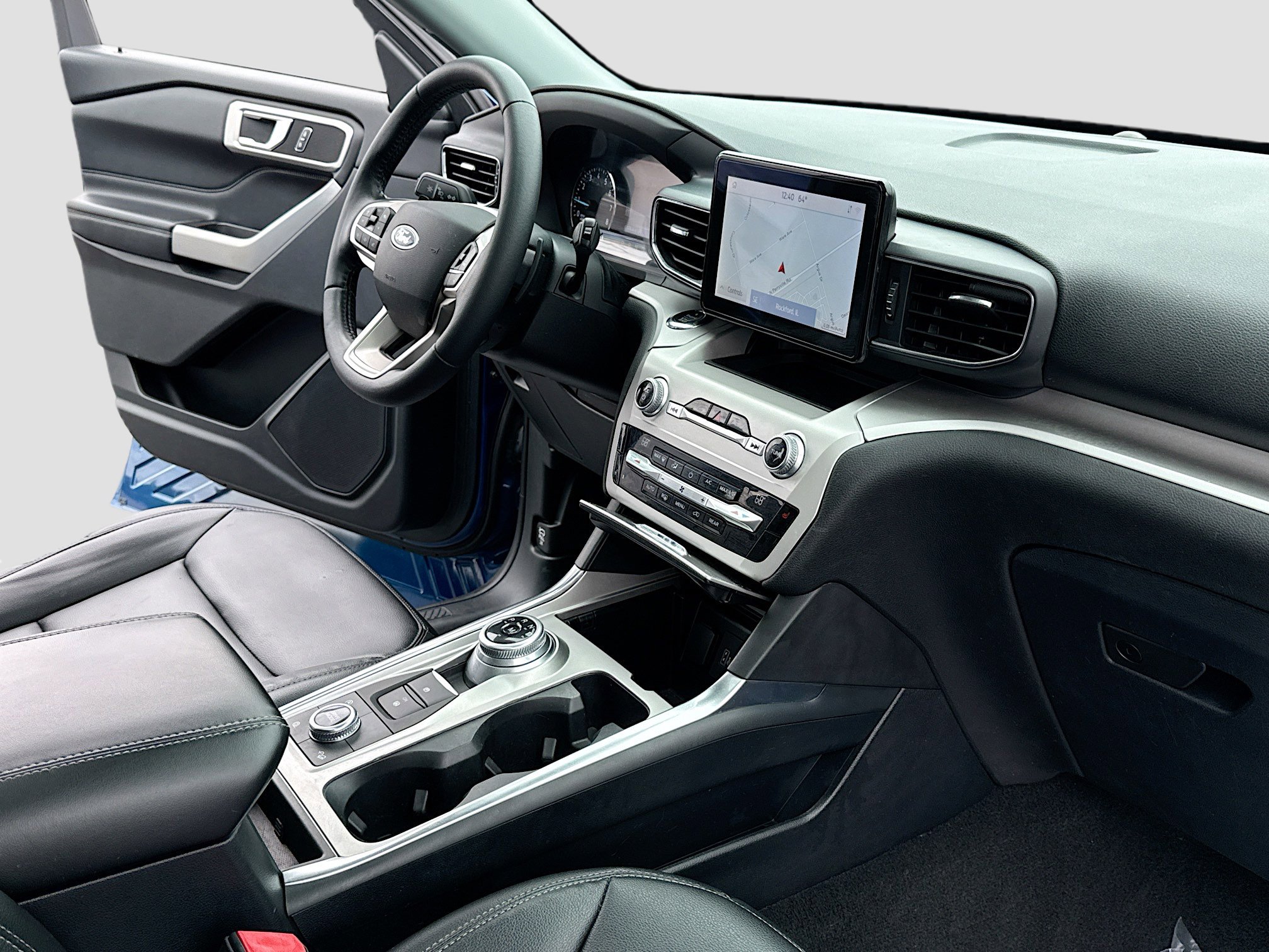 Used 2020 Ford Explorer XLT w/ Equipment Group 202A AWD/4WD image 5