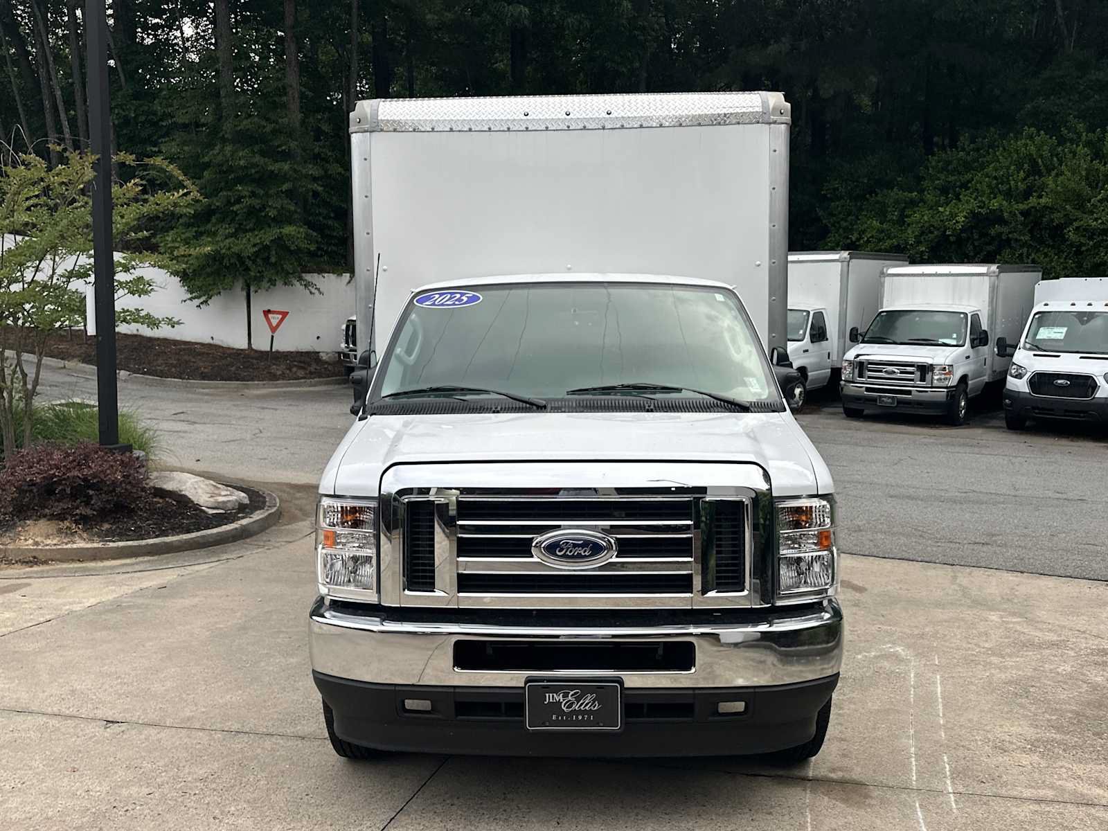 New 2025 Ford E-450 and Econoline 450 Super Duty w/ Power Equipment Group RWD image 2